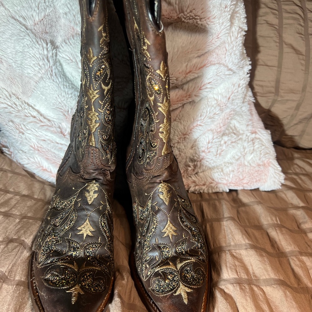 Used J.B Dillon western women boots size 9